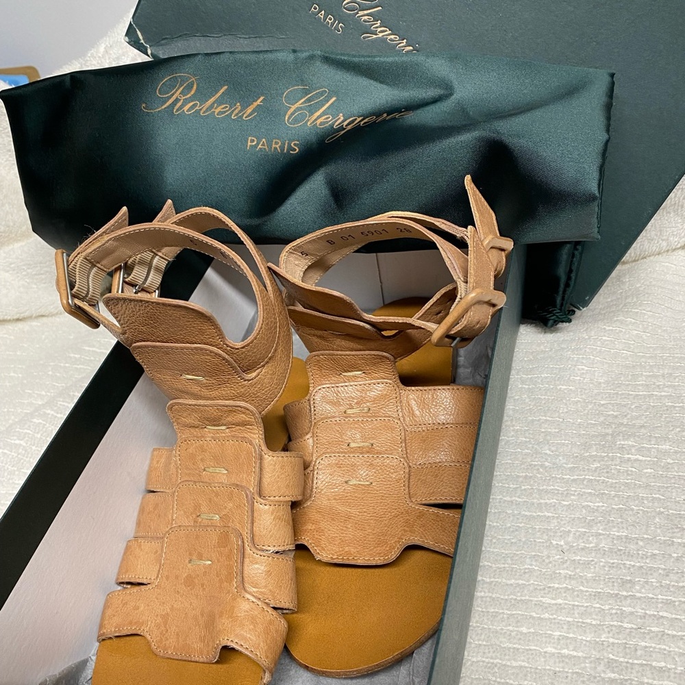 Robert Clergerie Beige Flat Sandal Sz 6